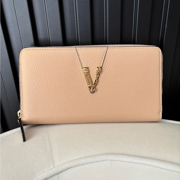 NWT VERSACE WALLET - Picture 2 of 7